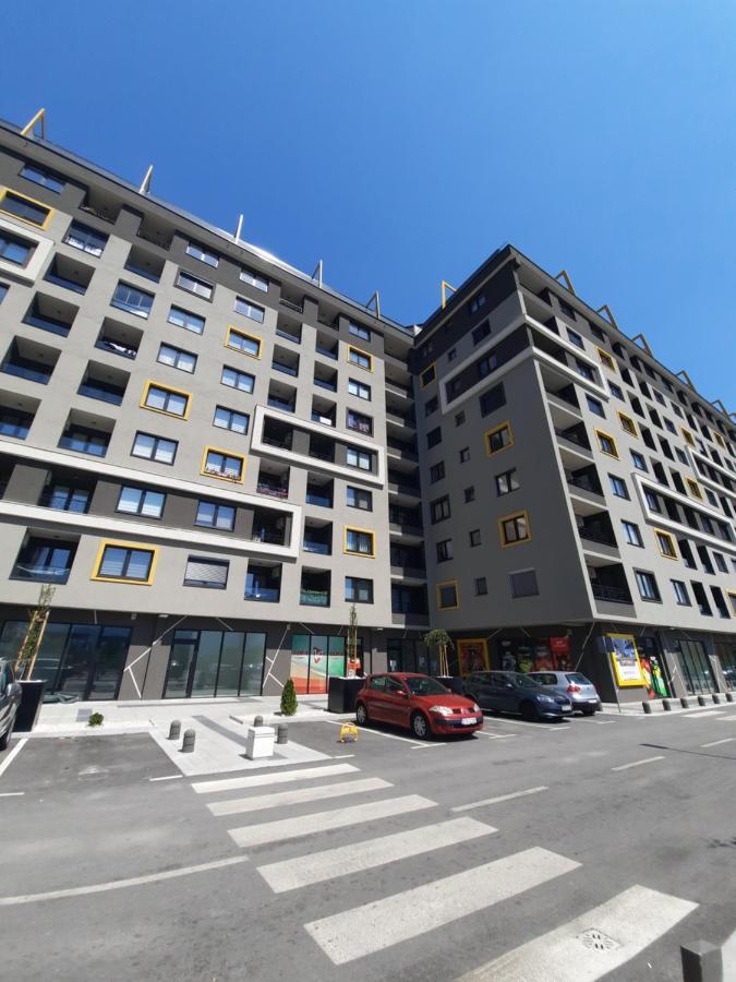 Apartman Bulevar Sarajevo - Free Parking Apartamento Exterior foto